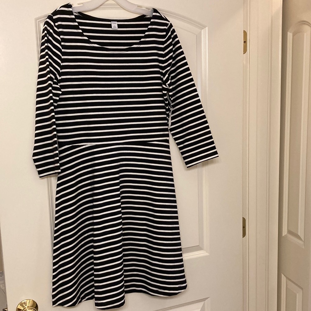 Old Navy size large black and white stripe dress